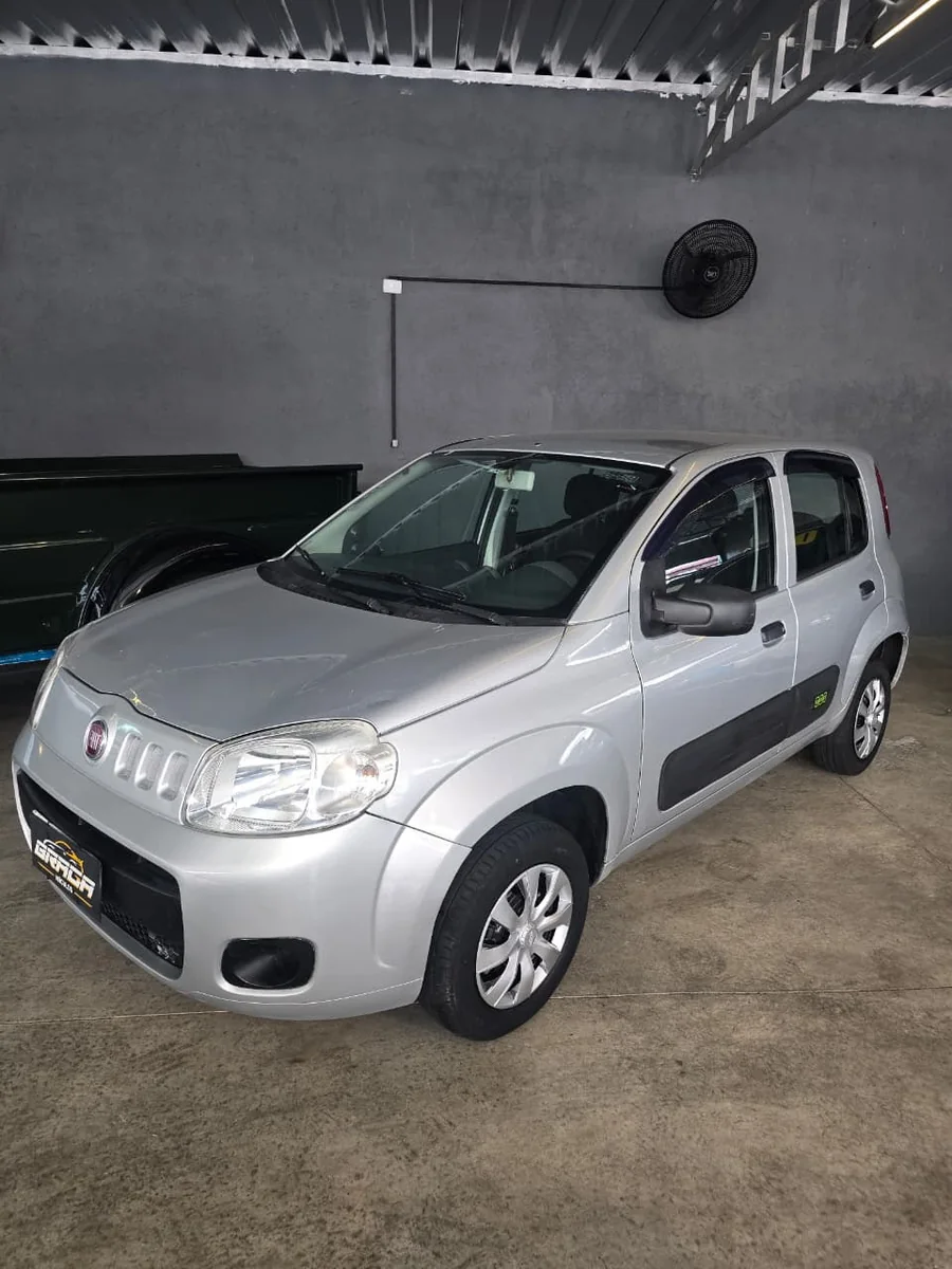 Fiat Uno Vivace 2014 1.4 prata na Braga Veículos