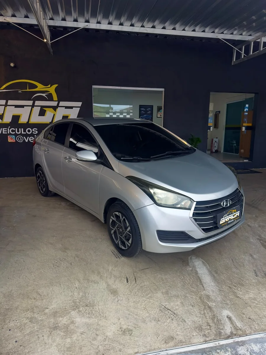 Hyundai HB20S 1.6 2016 prata na Braga Veículos